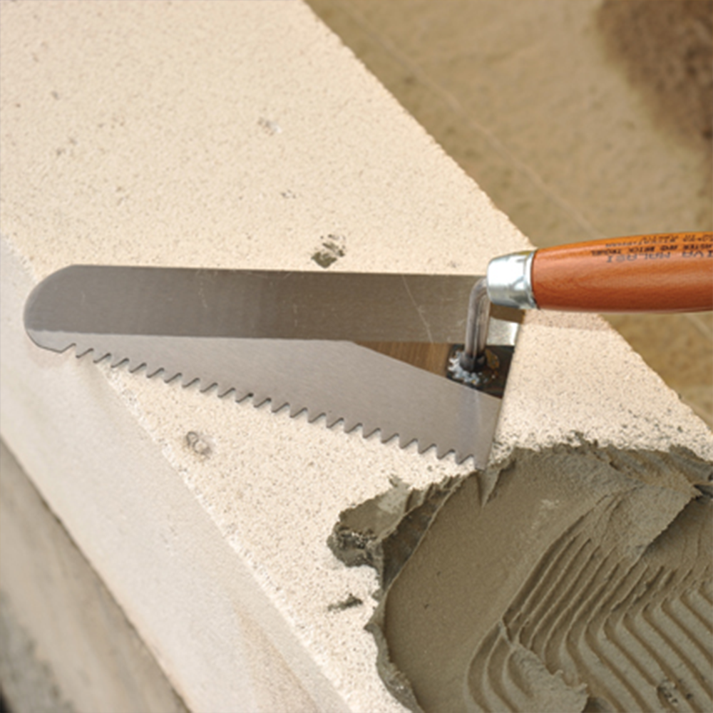 Putzkelle - Maurerkelle gezahnt 220 x 120 mm