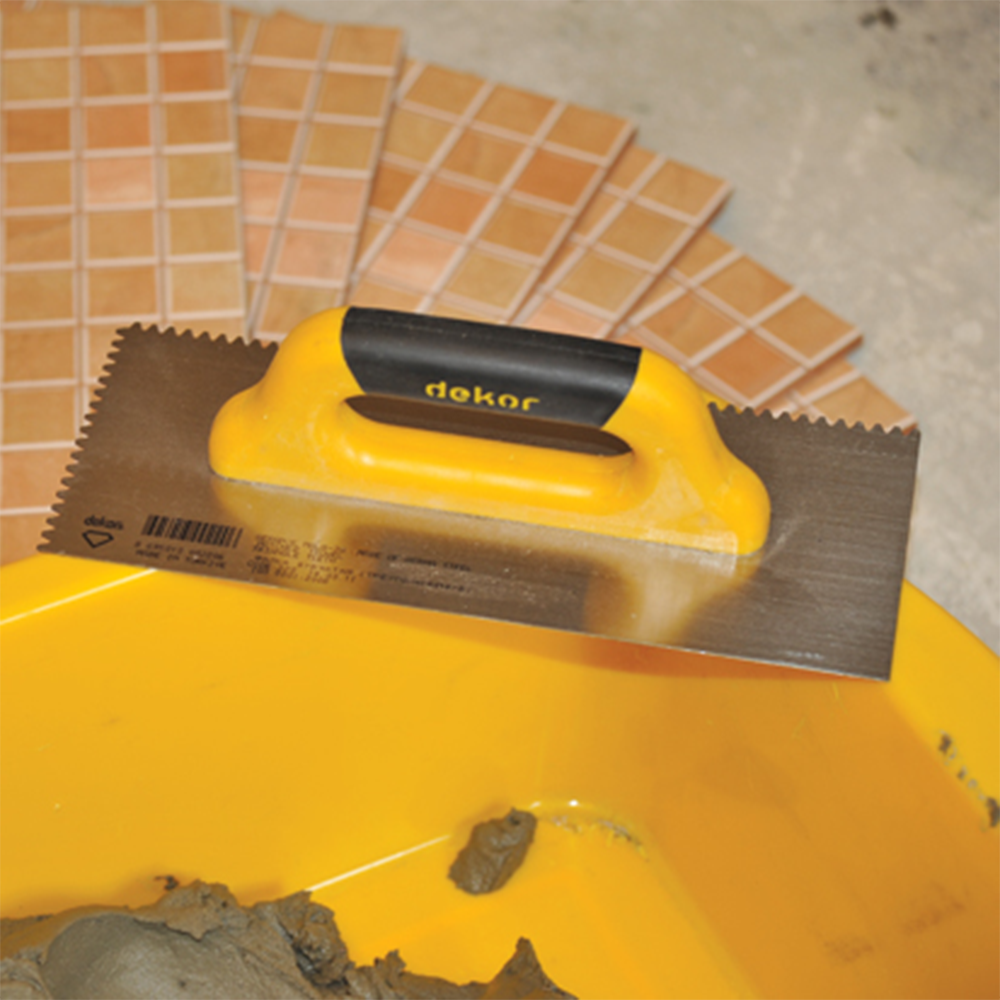 Glättekelle Gezahnt 295x120 mm