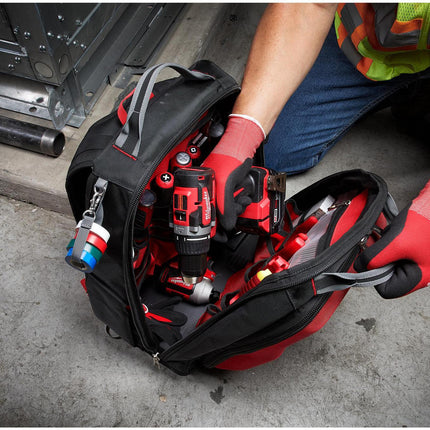 MILWAUKEE PACKOUT™ Rucksack, 292x381x508 mm, Ballistic-Nylon, schwarz-rot