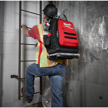MILWAUKEE PACKOUT™ Rucksack, 292x381x508 mm, Ballistic-Nylon, schwarz-rot