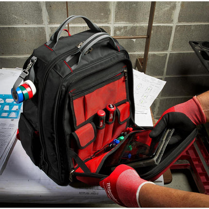 MILWAUKEE PACKOUT™ Rucksack, 292x381x508 mm, Ballistic-Nylon, schwarz-rot
