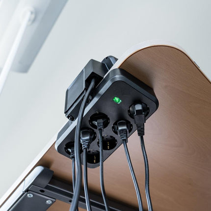 Brennenstuhl Tischsteckdosenleiste estilo Dublex, 9 Steckdosen, 2 USB-Ports, silber