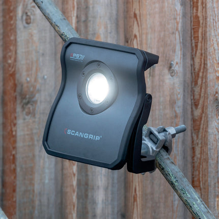 SCANGRIP NOVA 4 SPS LED-Strahler 30 W, 400-4000 lm, Akku 4000 mAh, IP67