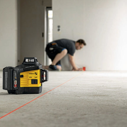STABILA Multilinienlaser LAX 600 – rote 3x360° Laserlinien, ±0,3 mm/m, 30 m, IP65, akkubetrieben