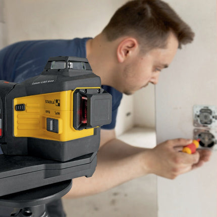 STABILA Multilinienlaser LAX 600 – rote 3x360° Laserlinien, ±0,3 mm/m, 30 m, IP65, akkubetrieben
