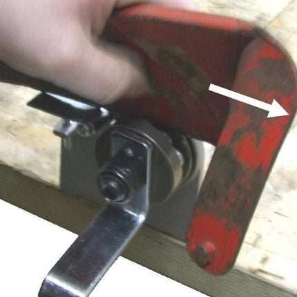 Dengelmaschine L320 x B90 x H110 mm 1080 g Stahl – Schärfen der Sense per Handkurbel