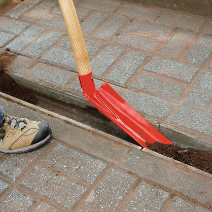 IDEAL Rinnenschaufel Ruhr Brillant 1, Blattmaß 300 x 90 mm, mit Eschenstiel 130 cm – rot, pulverbeschichtet