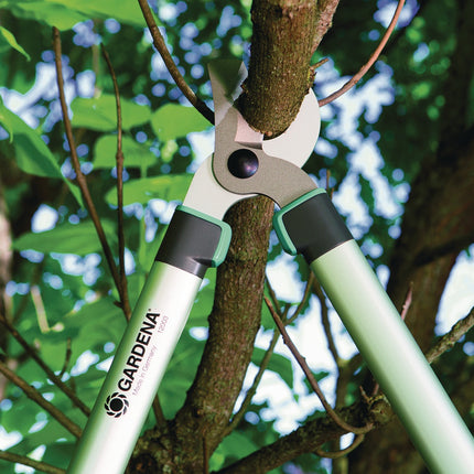 GARDENA Astschere EasyCut 680 B – Länge 69 cm, Gewicht 1035 g