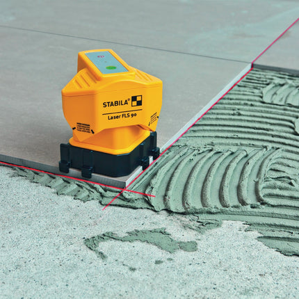 STABILA Bodenlinienlaser FLS 90 – präzise 90°-Laserlinien für Bodenverlegung, ±0,3 mm/m, 15 m Reichweite
